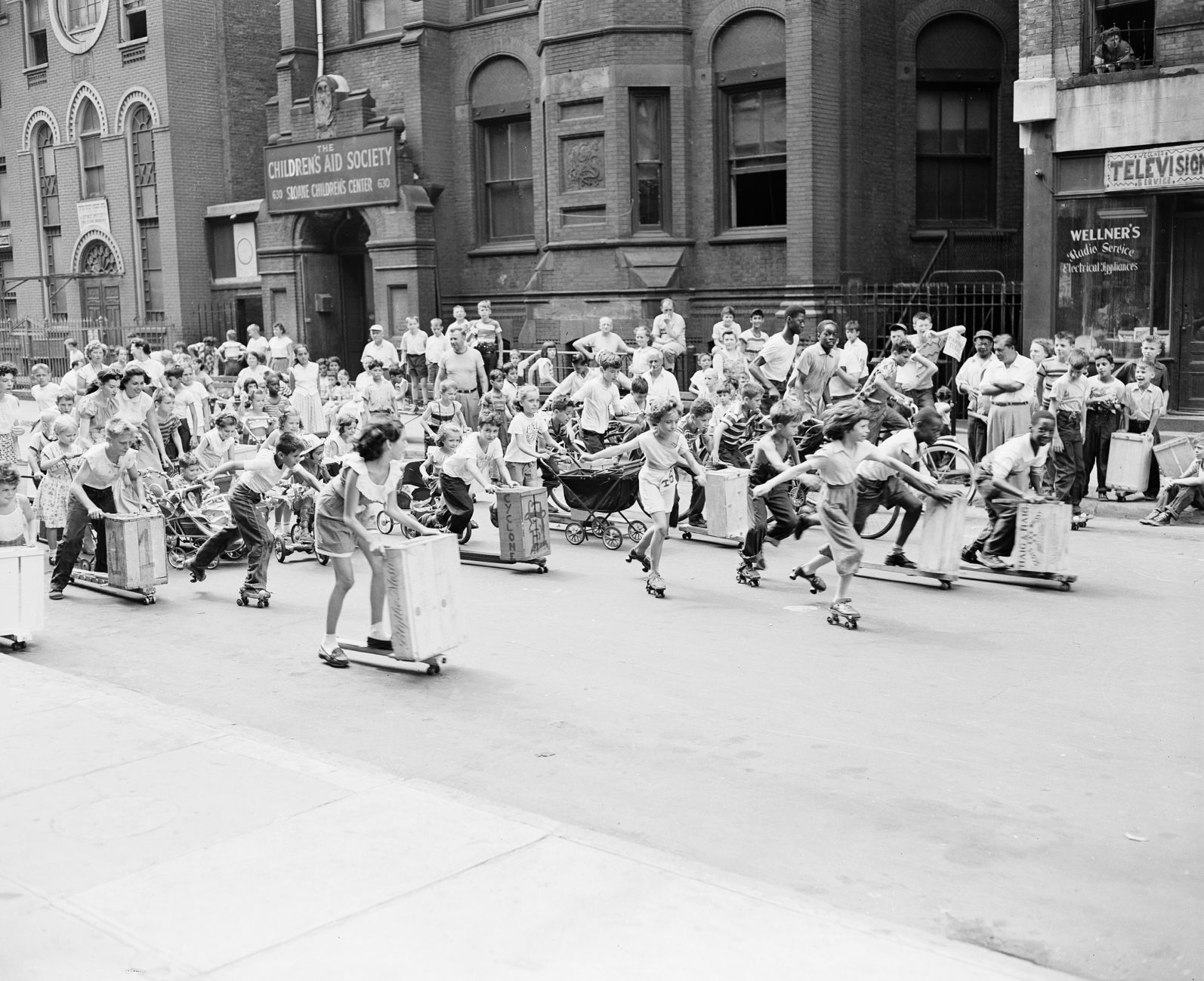 1952: WHEELS DERBY